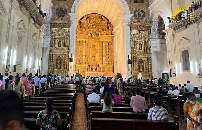 Du lịch Ấn Độ tự túc và ghé thăm nhà thờ Bom Jesus