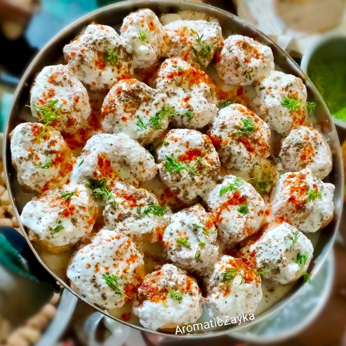 Món ăn mát lạnh với sữa chua sánh mịn, hấp dẫn
