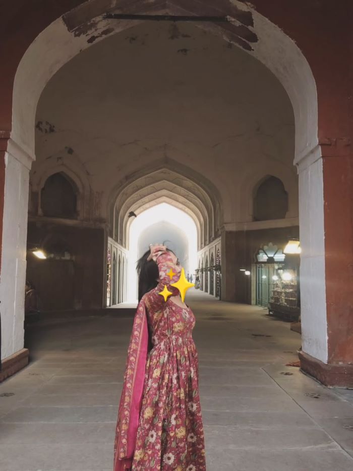 Khung cảnh bên trong pháo đài Red Fort rộng lớn