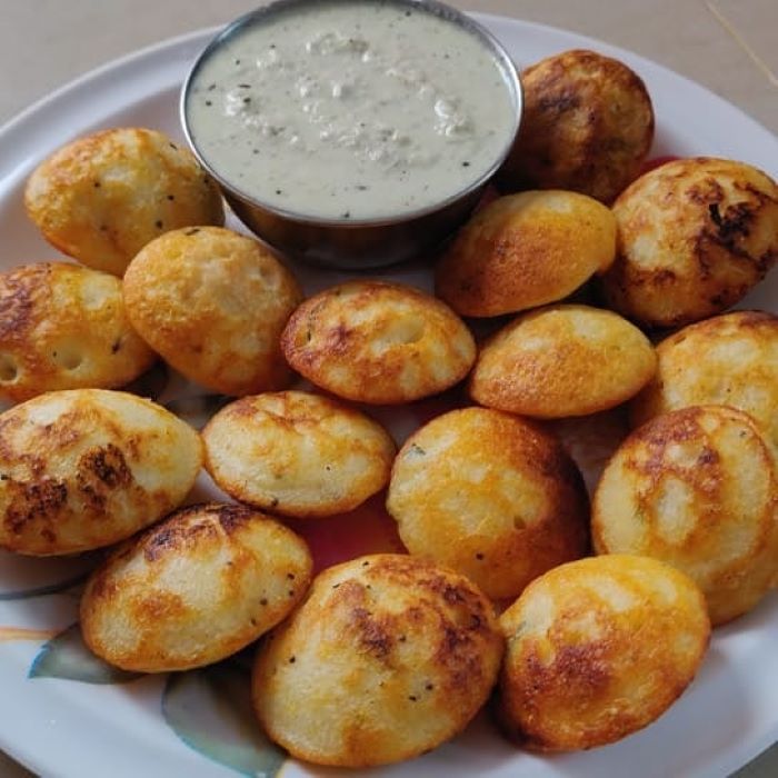 Món ăn với bánh Appam thơm ngon, nóng hổi
