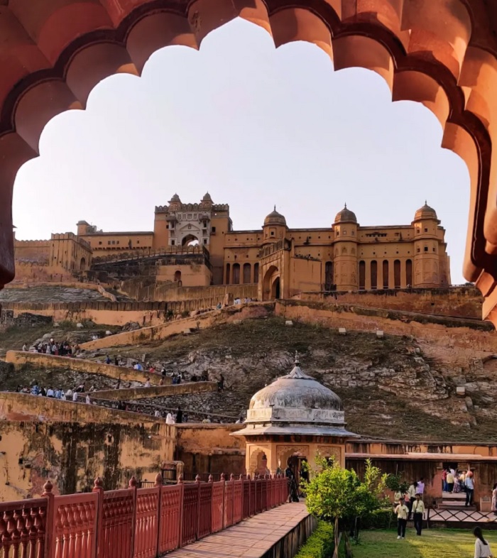 Nhiều du khách có trải nghiệm thú vị ở Amer Fort Ấn Độ