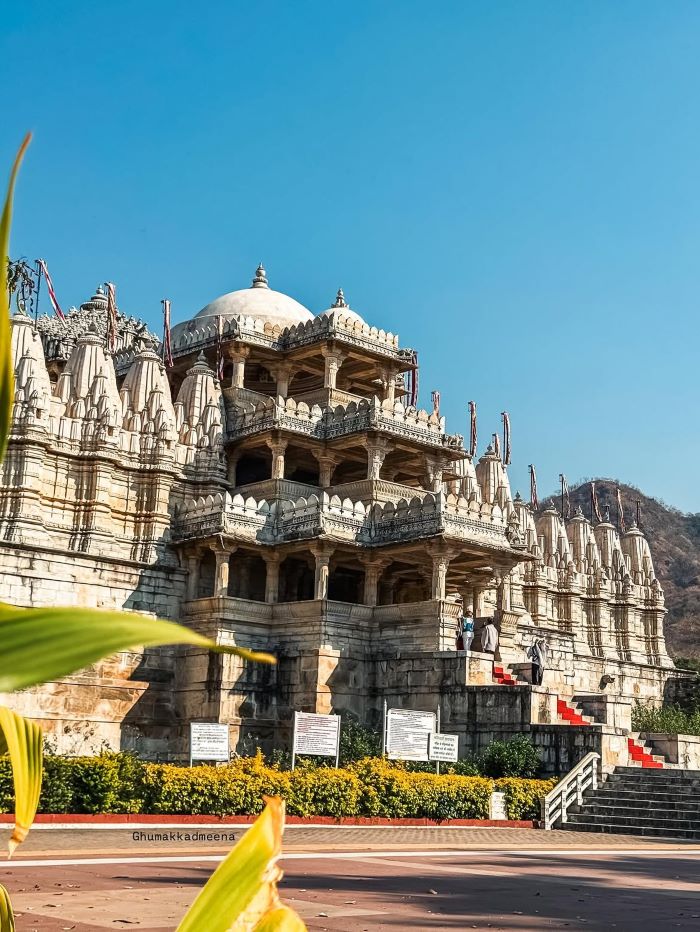 Đền Ấn Độ Ranakpur nguy nga 1 góc trời