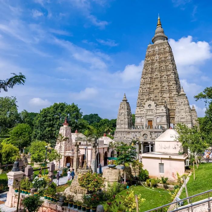 Khuôn viên của Đền Mahabodhi rộng rãi