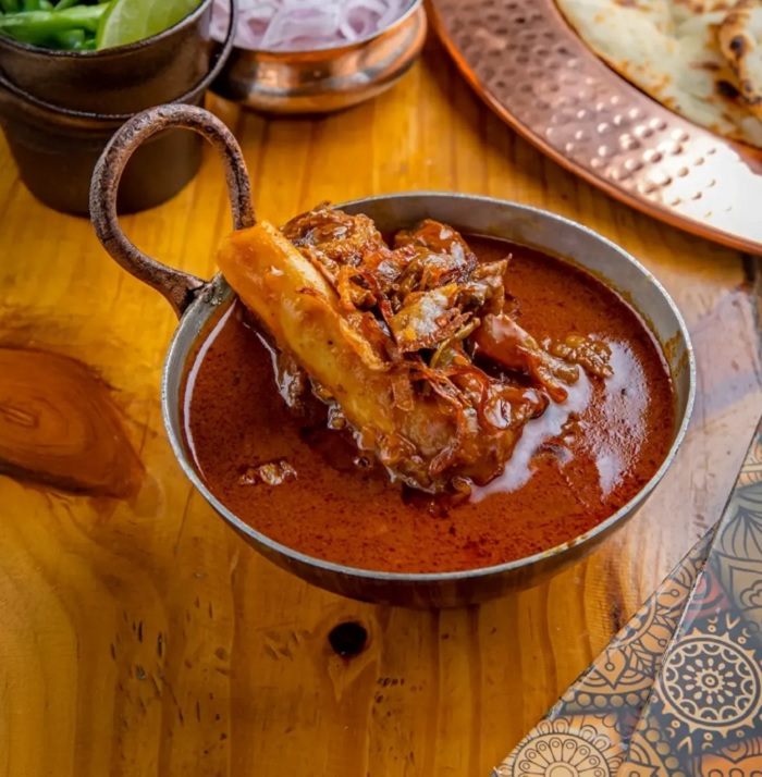 Nước chấm cà ri đậm đà của ẩm thực Udaipur Ấn Độ