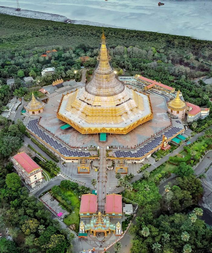 Khuôn viên của chùa Vipassana khi nhìn từ trên cao xuống