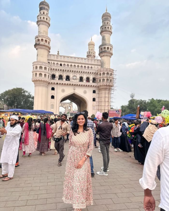 Charminar là địa điểm khám phá nổi tiếng khi du lịch Hyderabad Ấn Độ