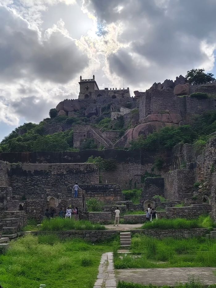 Ngắm Pháo đài Golconda từ phía xa